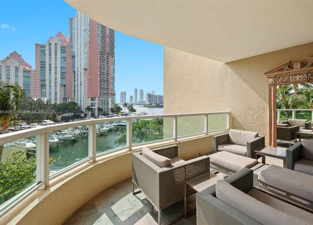 Property at 3340 NE 190th St #504, Aventura, FL 33180, 2 beds, 3 baths