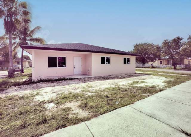 Property at 625 SW 6 St, Homestead, FL 33030, 4 beds, 2 baths