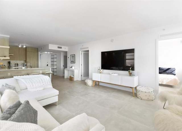 Property at 100 Lincoln Rd #1411, Miami Beach, FL 33139, 3 beds, 2 baths