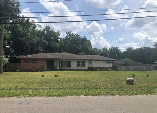 Property at 510 Laura St, Starke, FL 32091, 4 beds, 2.5 baths