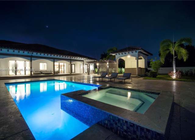 Property at 331 SW 124th Ave, Miami, FL 33184, 6 beds, 6 baths