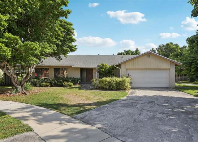Property at 9315 SW 170th Ln, Palmetto Bay, FL 33157, 3 beds, 2 baths