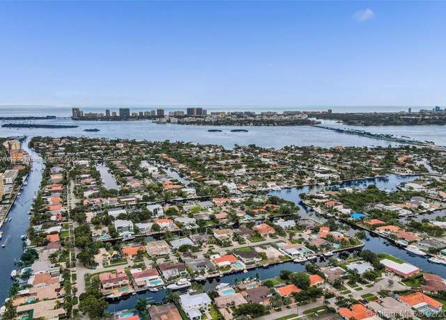 Property at 13499 Biscayne Blvd #712, North Miami, FL 33181, 1 bed, 1.5 baths