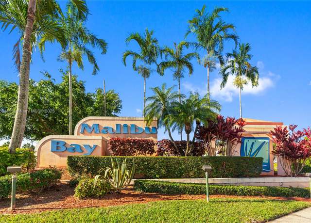 Property at 863 NW 208th Ter #863, Pembroke Pines, FL 33029, 3 beds, 2.5 baths