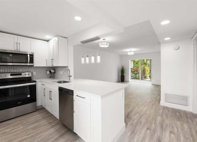 Property at 2300 NE 1st Ln #106, Boynton Beach, FL 33435, 1 bed, 1.5 baths