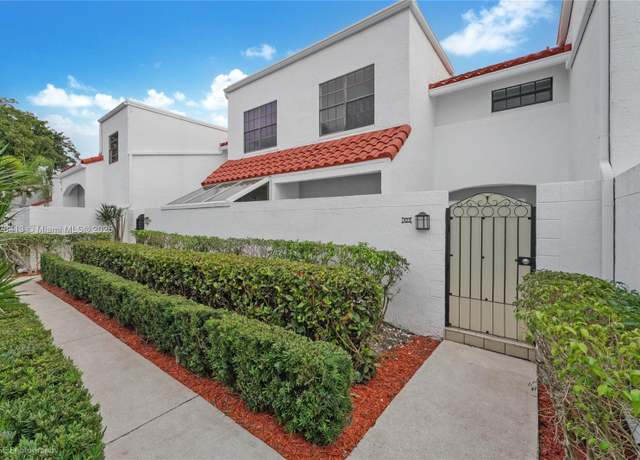 Property at 20936 Bay Ct Unit 322-2, Aventura, FL 33180, 2 beds, 2.5 baths