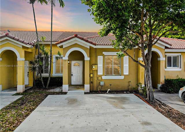 Property at 14 SW 15th Ave, Homestead, FL 33030, 2 beds, 2 baths