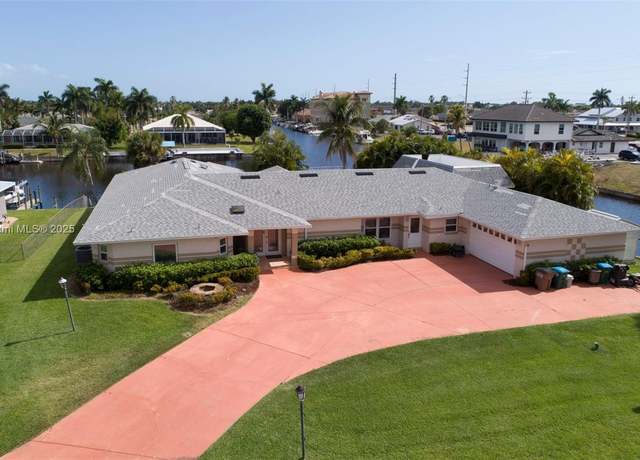 Property at 3528 SE 16th Pl, Cape Coral, FL 33904, 5 beds, 4.5 baths