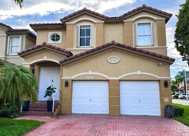 Property at 7427 NW 113th Path, Doral, FL 33178, 4 beds, 2.5 baths