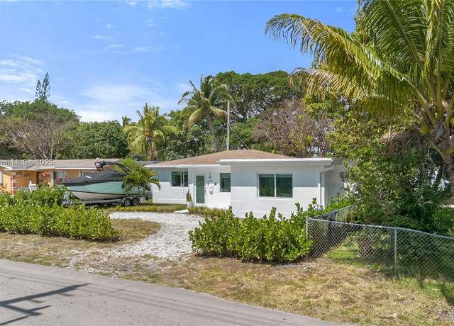 Property at 1410 S 22nd Ave, Hollywood, FL 33020, 3 beds, 2 baths