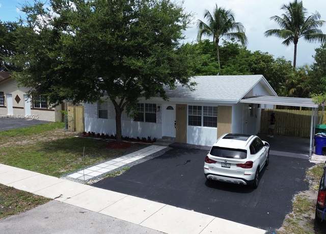 Property at 1657 SW 44th Ave, Fort Lauderdale, FL 33317, 3 beds, 2 baths