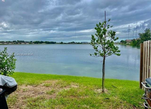 Property at 20626 NE 5th Pl #20626, Miami, FL 33179, 3 beds, 2.5 baths
