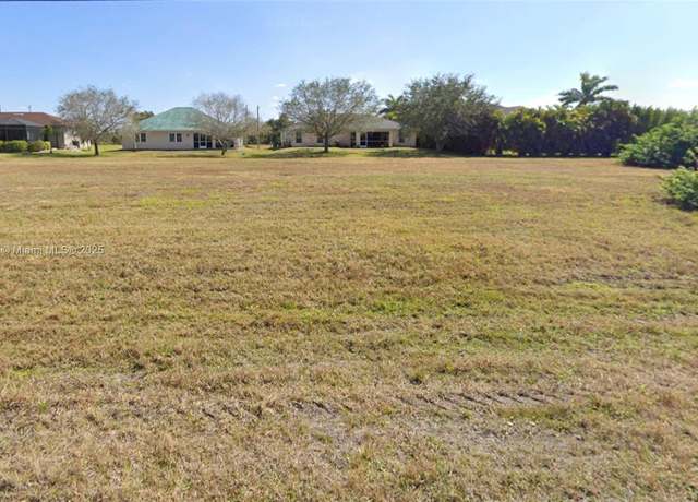 Property at 207 NW 27th Ave, Cape Coral, FL 33993