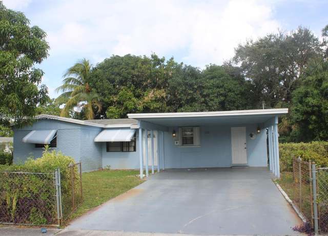 Property at 1530 W Avenue H W, Riviera Beach, FL 33404, 4 beds, 2 baths