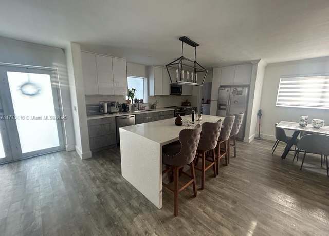 Property at 2821 SW 3rd Ct, Fort Lauderdale, FL 33312, 3 beds, 2 baths