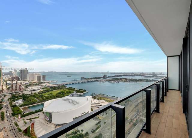Property at 398 NE 5th St #3901, Miami, FL 33132, 3 beds, 3 baths