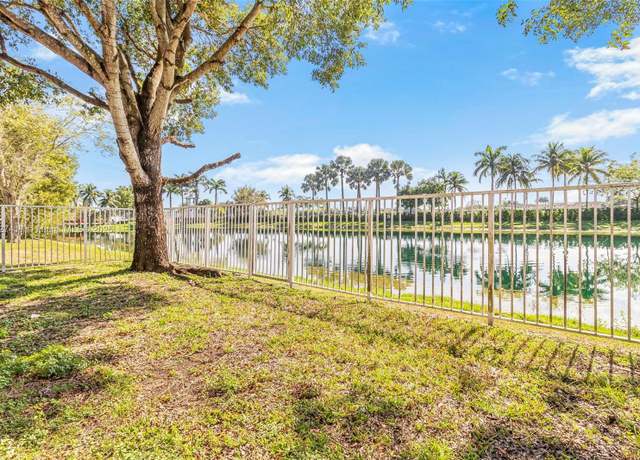 Property at 3736 NE 9 Ct, Homestead, FL 33033, 3 beds, 2.5 baths