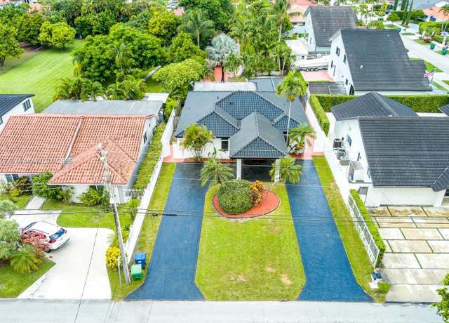 Property at 2810 SW 114th Ave, Miami, FL 33165, 4 beds, 3 baths