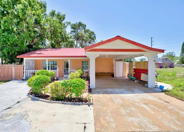 Property at 210 Joe Hilton St, Avon Park, FL 33825, 3 beds, 2.5 baths
