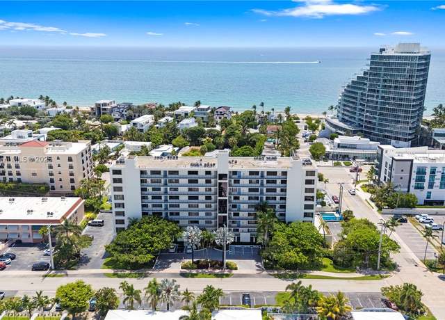 Property at 2300 NE 33rd Ave #401, Fort Lauderdale, FL 33305, 2 beds, 2.5 baths