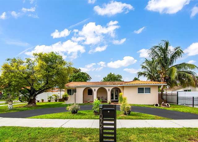 Property at 10721 SW 38th St, Miami, FL 33165, 5 beds, 4 baths