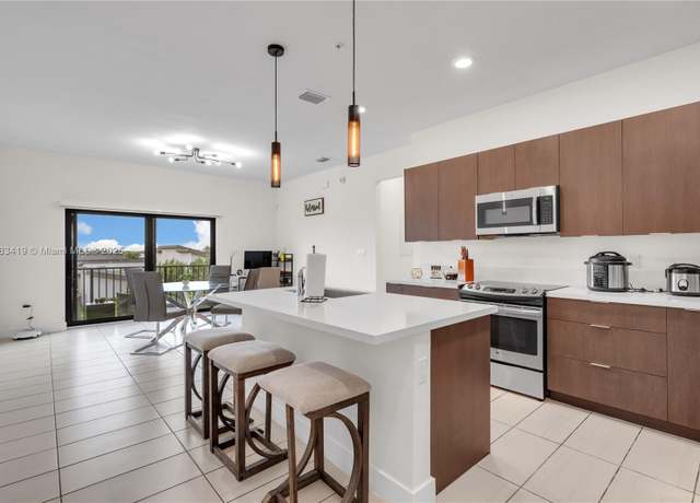 Property at 7809 NW 104th Ave #32, Doral, FL 33178, 3 beds, 2 baths