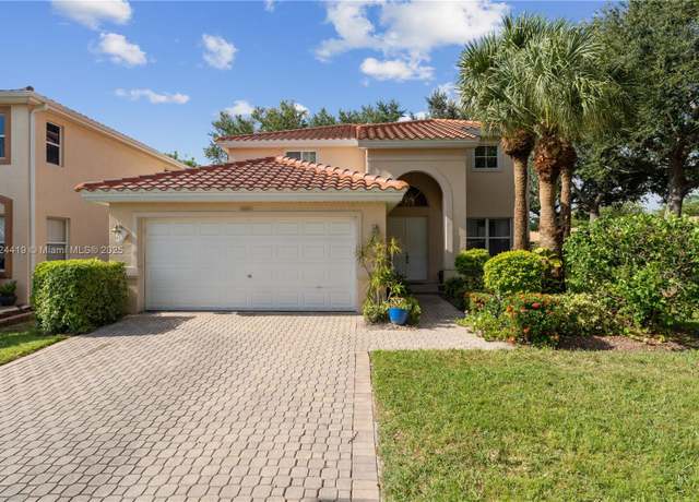 Property at 9475 Silver Pine Loop, Fort Myers, FL 33967, 4 beds, 2.5 baths