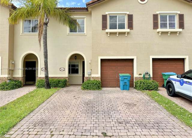 Property at 8913 SW 220th St, Cutler Bay, FL 33190, 3 beds, 2.5 baths