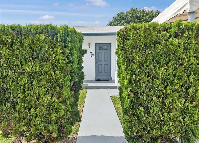 Property at 11104 SW 154th Ter, Miami, FL 33157, 3 beds, 2 baths