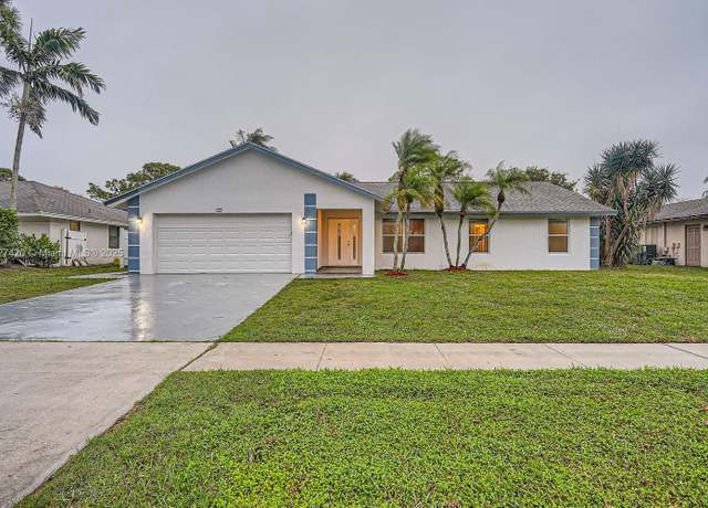 Property at 133 Cordoba Cir, Royal Palm Beach, FL 33411, 3 beds, 2 baths