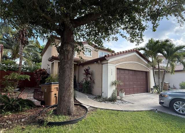 Property at 4280 NW 1st Pl, Deerfield Beach, FL 33442, 4 beds, 2.5 baths
