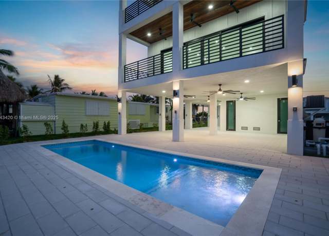 Property at 27 Ocean Dr, Key Largo, FL 33037, 4 beds, 4.5 baths