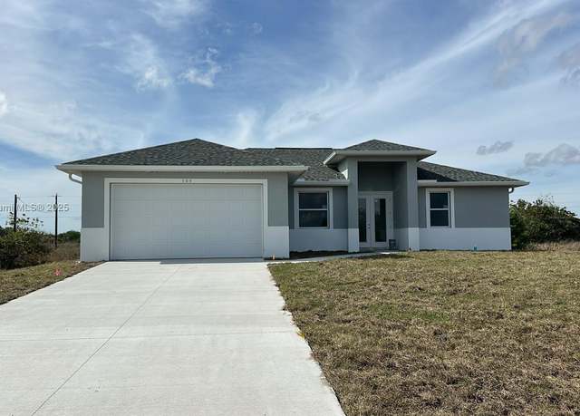 Property at 589 David Cir, La Belle, FL 33935, 4 beds, 2 baths