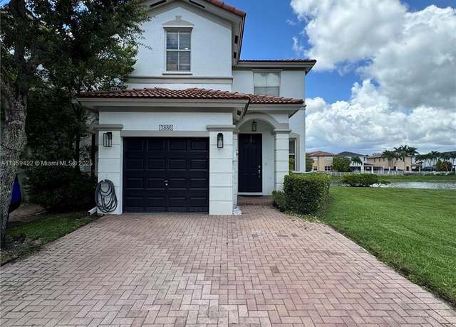 Property at 7886 NW 110th Ave, Doral, FL 33178, 3 beds, 2.5 baths
