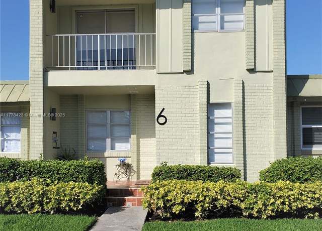 Property at 301 Bonaventure Blvd #6, Weston, FL 33326, 3 beds, 2.5 baths