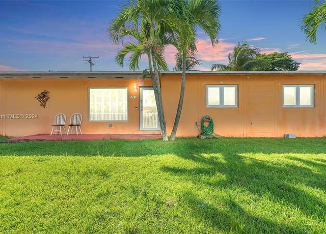 Property at 12310 SW 190th St, Miami, FL 33177, 4 beds, 2 baths