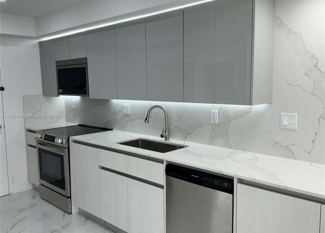 Property at 18031 Biscayne Blvd #502, Aventura, FL 33160, 2 beds, 2 baths