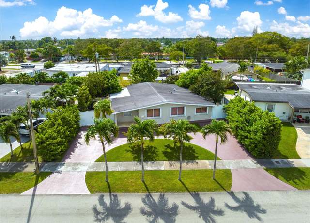 Property at 11020 SW 55th St, Miami, FL 33165, 5 beds, 4 baths