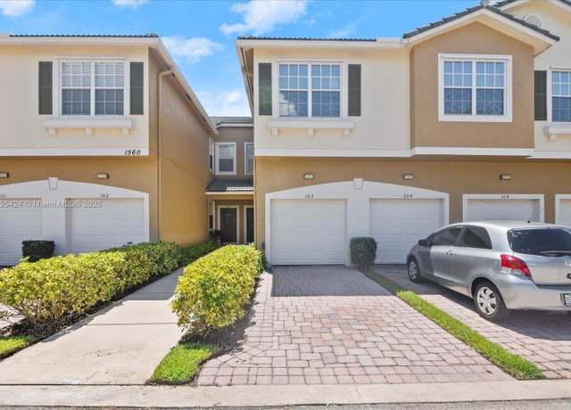 Property at 1560 SE Wilshire Pl #103, Stuart, FL 34994, 3 beds, 2.5 baths