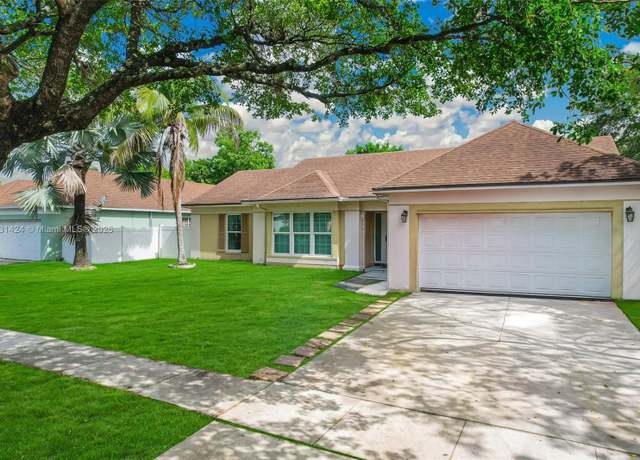 Property at 9561 Ashley Dr, Miramar, FL 33025, 3 beds, 2 baths