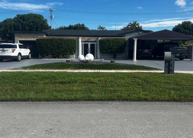 Property at 565 W 76th St, Hialeah, FL 33014, 3 beds, 2 baths