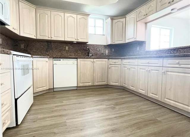 Property at 17415 NW 75th Pl #208, Hialeah, FL 33015, 4 beds, 3 baths