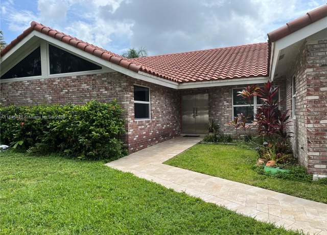 Property at 383 NW 113th Ave, Coral Springs, FL 33071, 4 beds, 2.5 baths