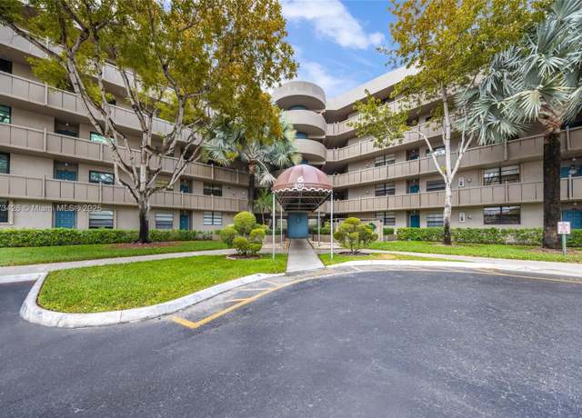 Property at 901 Colony Point Cir #509, Pembroke Pines, FL 33026, 2 beds, 2 baths