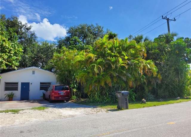 Property at 823 SE 18th St, Fort Lauderdale, FL 33316
