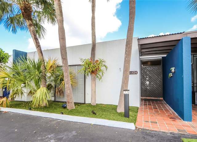 Property at 16424 Briar Patch Pl, Miami Lakes, FL 33014, 3 beds, 2 baths