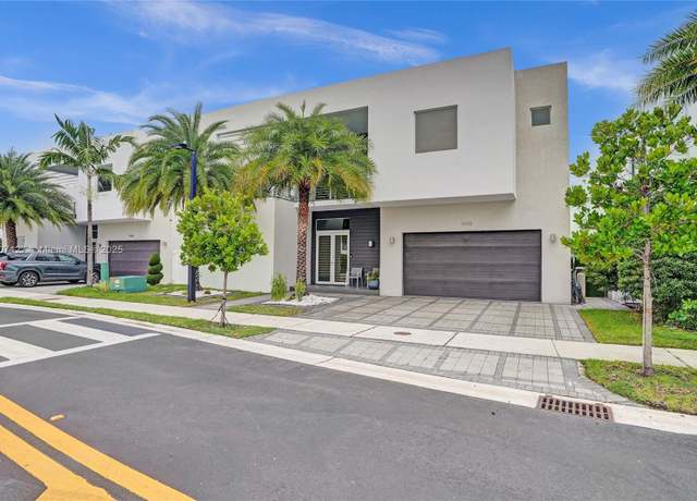 Property at 9995 NW 75th St, Doral, FL 33178, 5 beds, 5 baths
