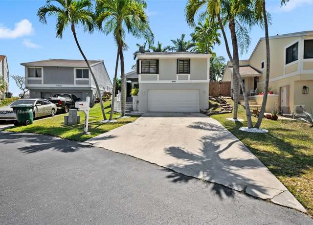 Property at 9916 SW 218th Ter, Cutler Bay, FL 33190, 4 beds, 2.5 baths
