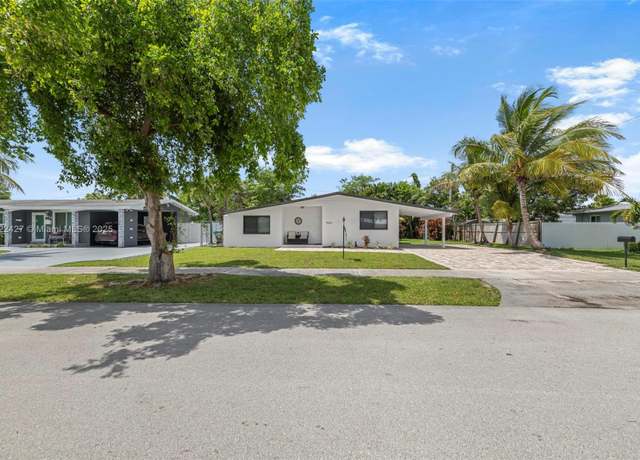 Property at 9520 Holiday Rd, Cutler Bay, FL 33157, 3 beds, 2 baths