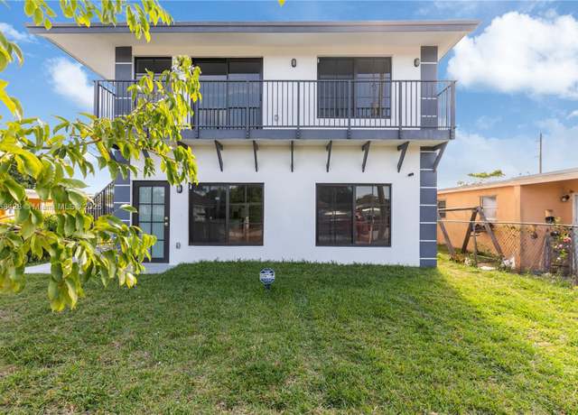 Property at 634 SW 7th St, Homestead, FL 33030, 12 beds, 8 baths